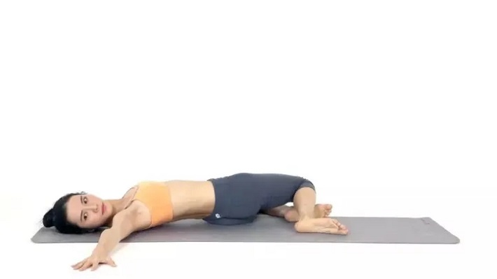 yoga Krokodille vri positur